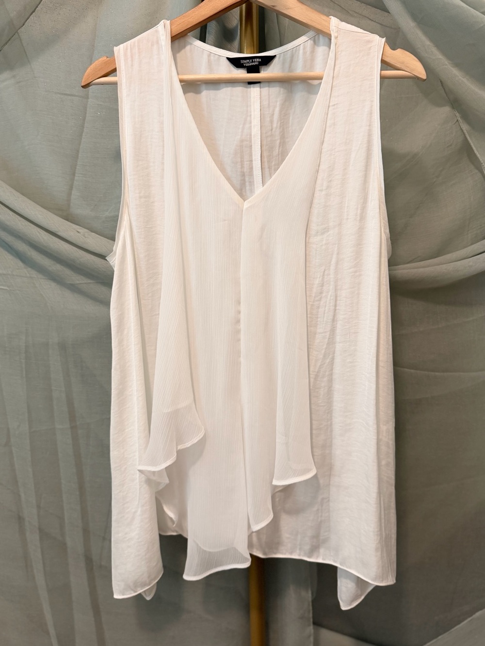 Simply Vera Vera Wang White Layered V-Neck Sleeveless Blouse - Picture 2 of 6
